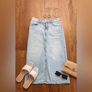 Zara Light Wash Denim Midi Skirt - Medium
